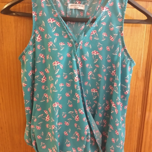 Tops - Picture 1 of 2